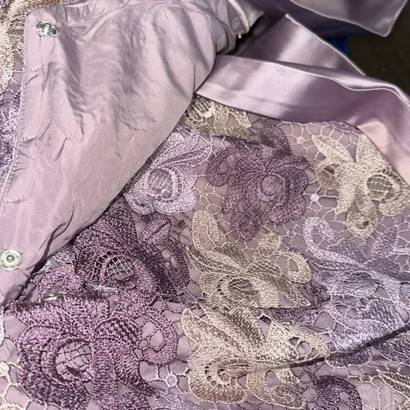 NWT Ruffle Detail Purple Lavender Lace Appliqué Off Shoulder Formal Dresss 24W - Picture 9 of 9